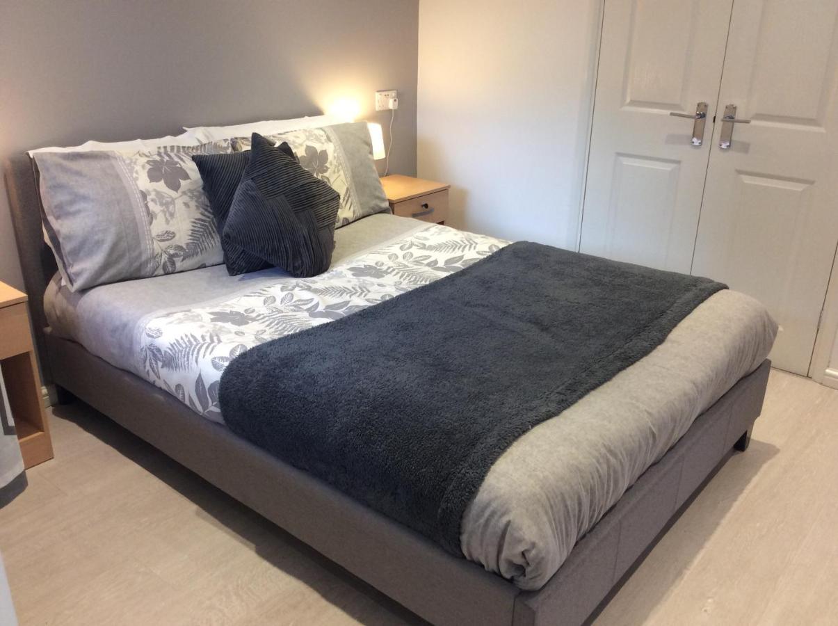 Apartamento Spacious Ground Floor Studio Flat - Easy Access To Stansted Airport, London And Cambridge Bishop's Stortford Exterior foto
