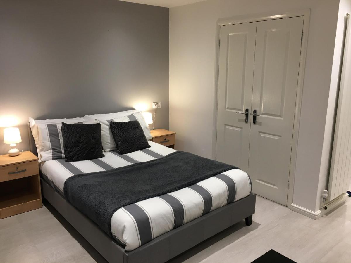 Apartamento Spacious Ground Floor Studio Flat - Easy Access To Stansted Airport, London And Cambridge Bishop's Stortford Exterior foto