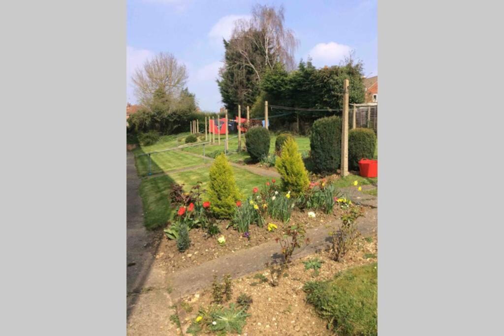 Apartamento Spacious Ground Floor Studio Flat - Easy Access To Stansted Airport, London And Cambridge Bishop's Stortford Exterior foto