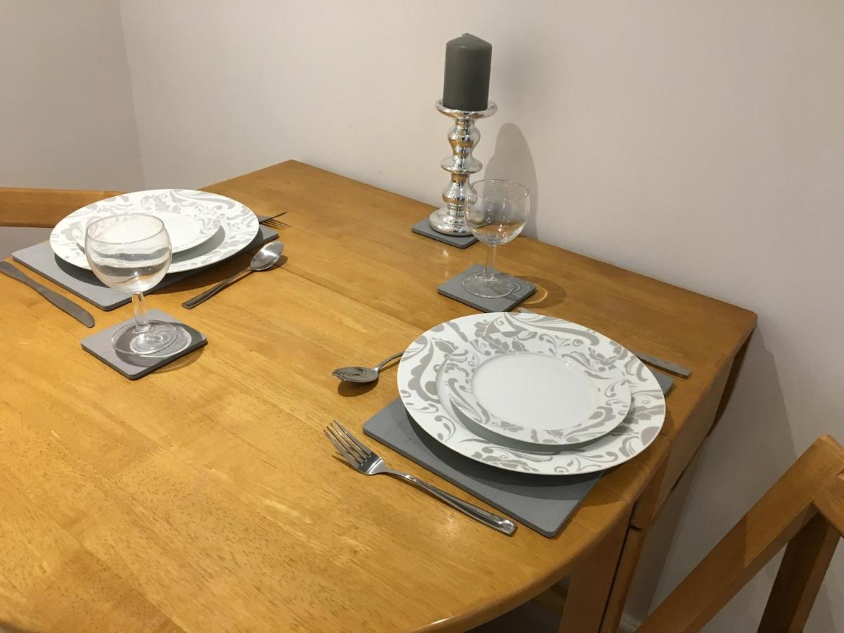 Apartamento Spacious Ground Floor Studio Flat - Easy Access To Stansted Airport, London And Cambridge Bishop's Stortford Exterior foto