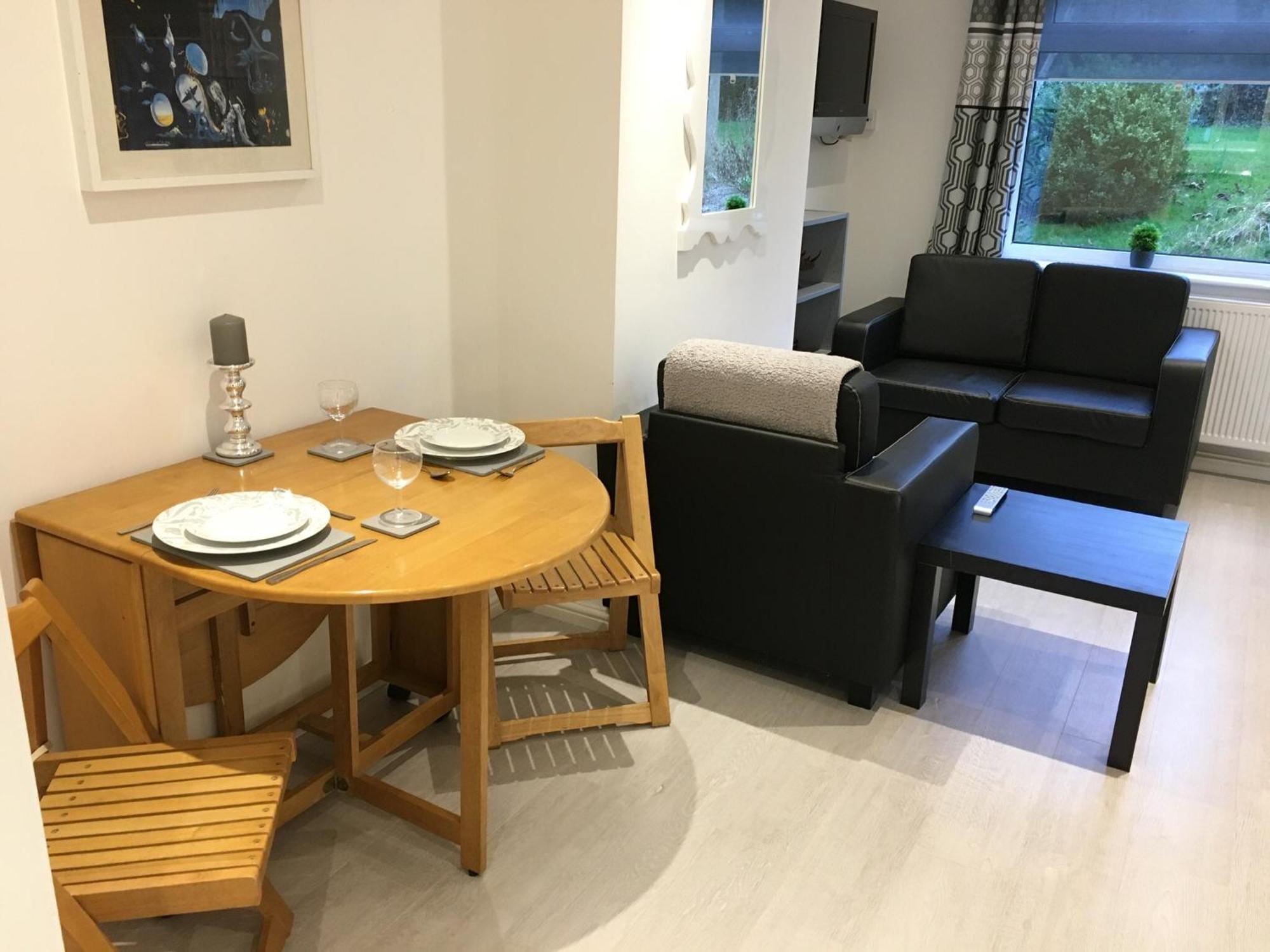 Apartamento Spacious Ground Floor Studio Flat - Easy Access To Stansted Airport, London And Cambridge Bishop's Stortford Exterior foto